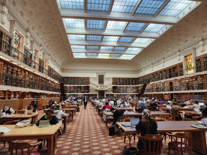 İngilizcede 'Monday Afternoon' İfadesinden Önce Hangi Edat Kullanılır?